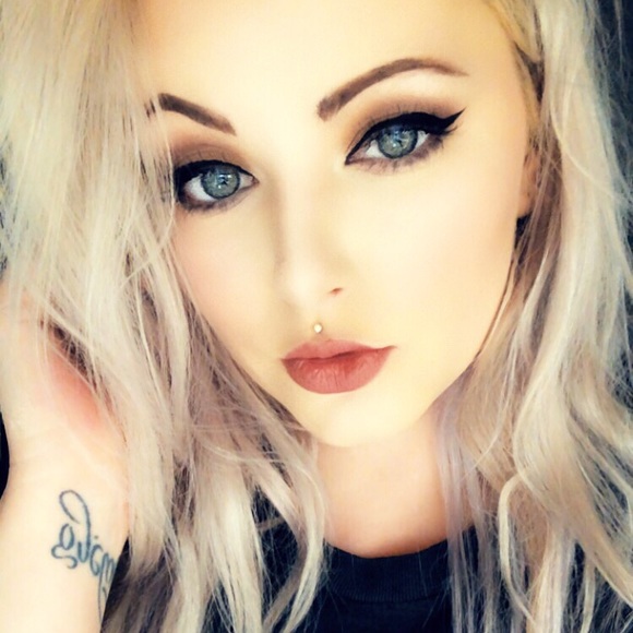 Meet your Posher, Kara - Picture 3 of 8